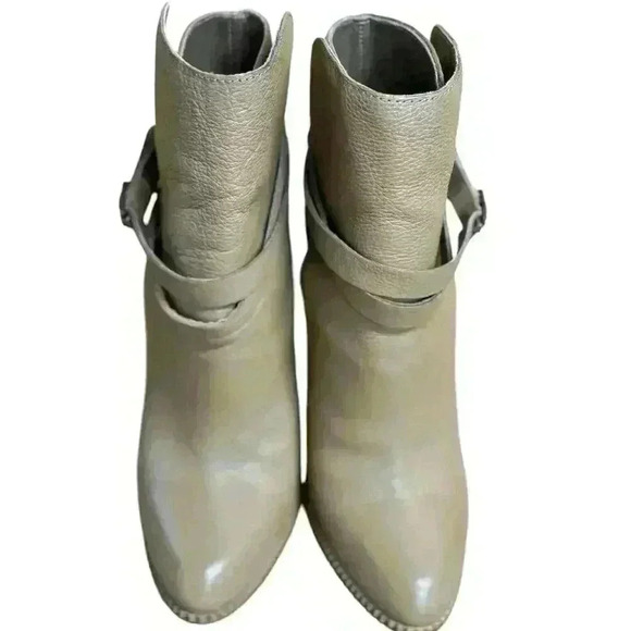 Cynthia Vincent Women's tan Leather Stacked Heel Hue Bootie Size 7 - Picture 8 of 10